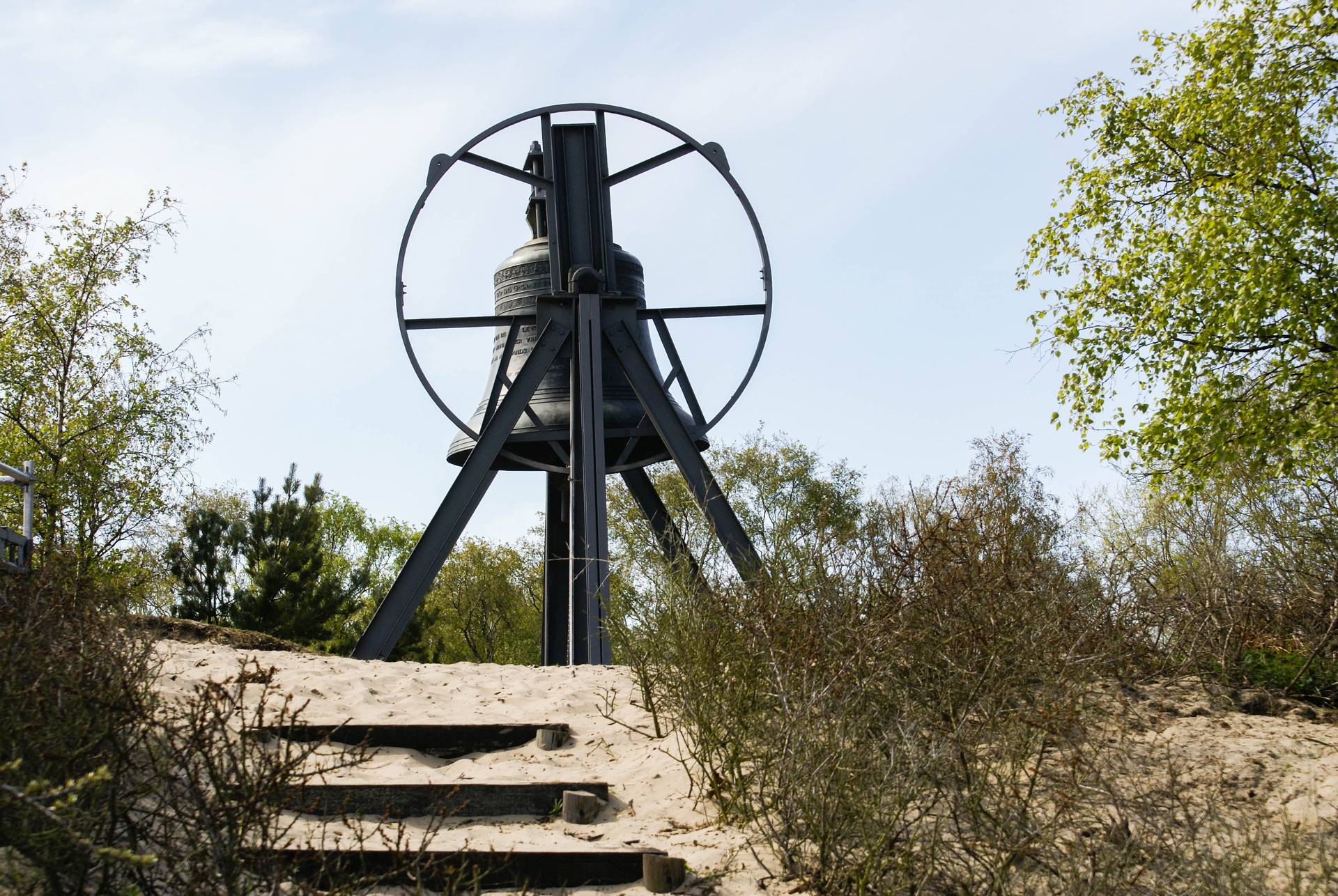 Wie herdenken we op 4 mei tijdens de Nationale Herdenking? NIDI Wie herdenken we op 4 mei tijdens de Nationale Herdenking? NIDI
